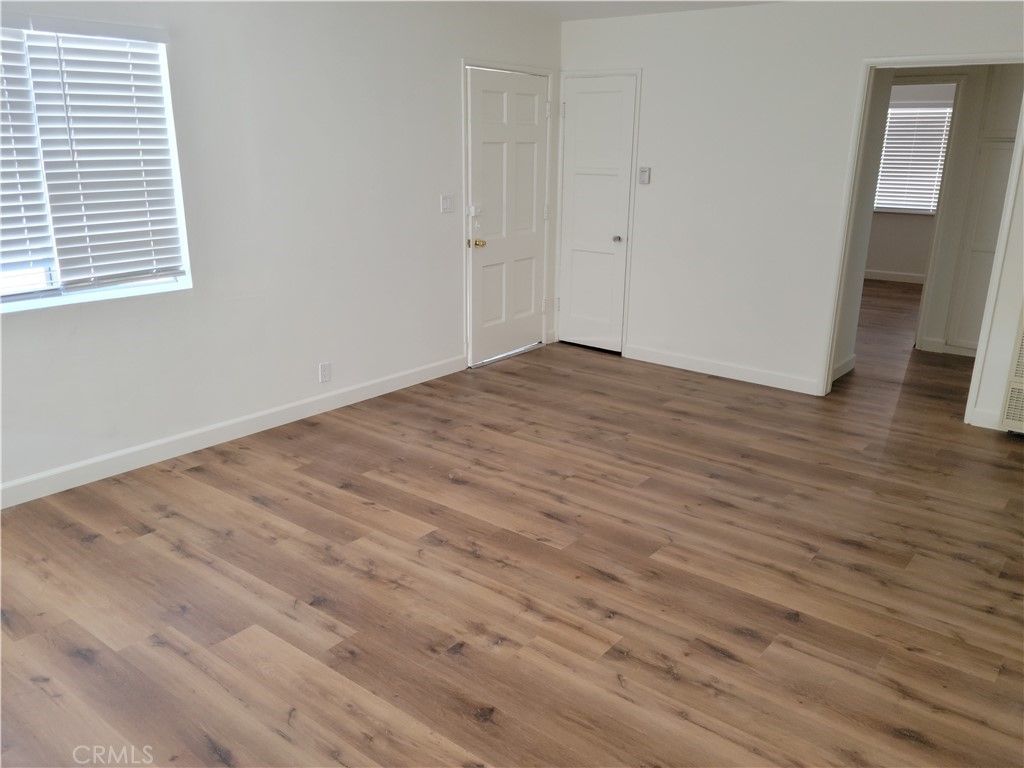 listing image 130729535663231716146