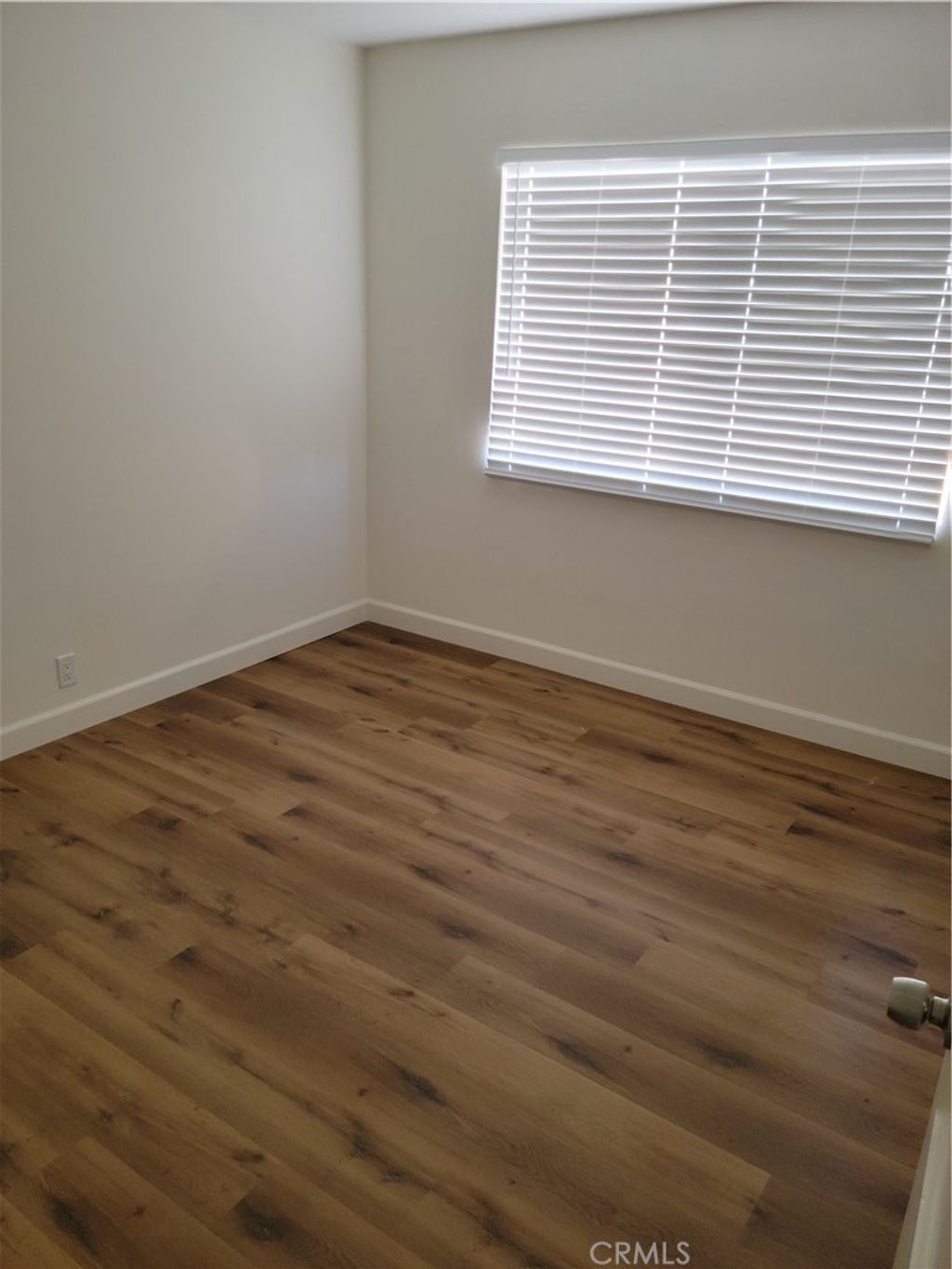 listing image 130725043604905517889