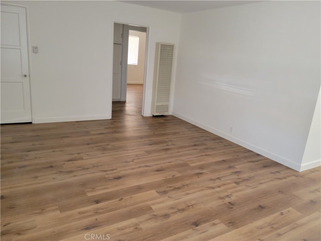 listing image 130720299743716738746