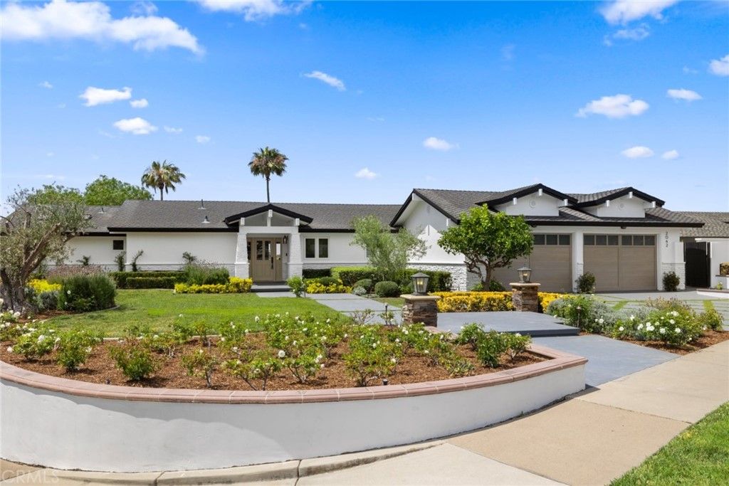 listing image 130724759855285093449