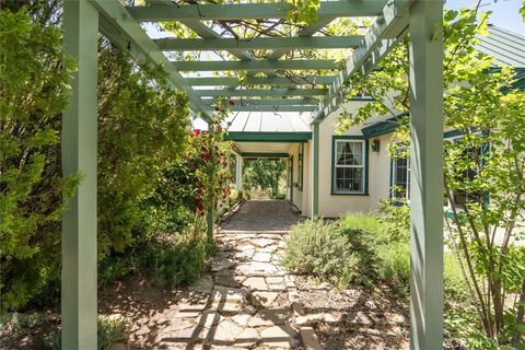 A home in Mariposa