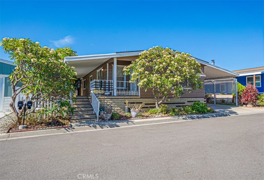 View Compton, CA 90220 mobile home