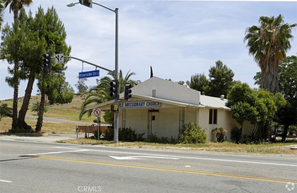 30830 Riverside Drive