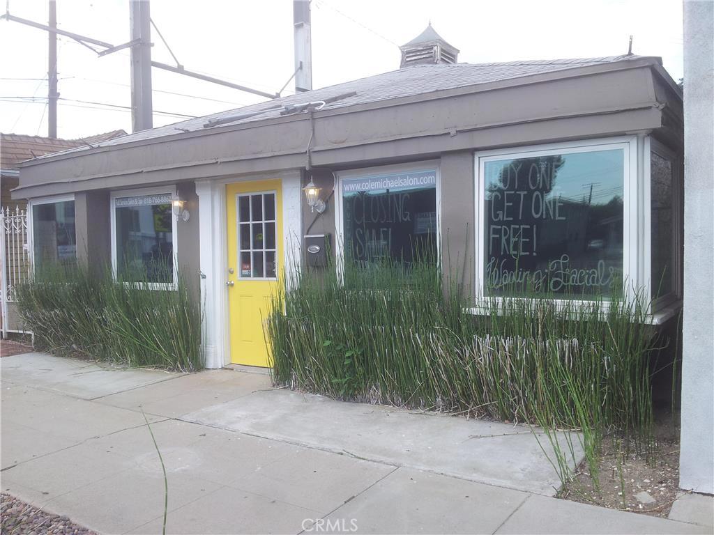 Free standing office or retail space on Lankershim Blvd near the studios.