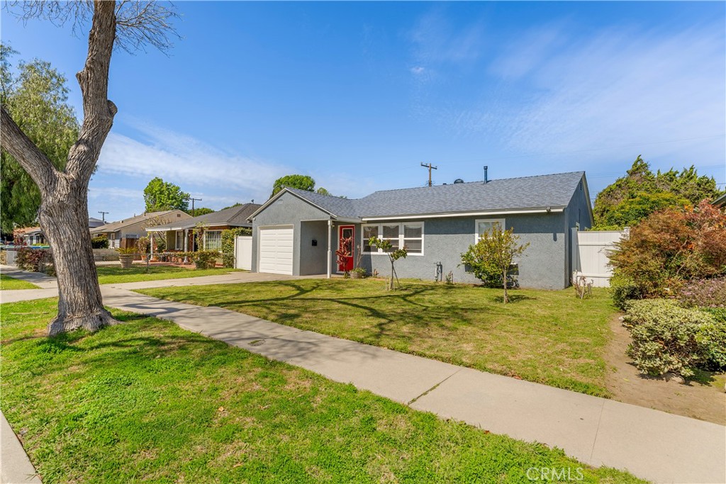3713 E La Jara Street