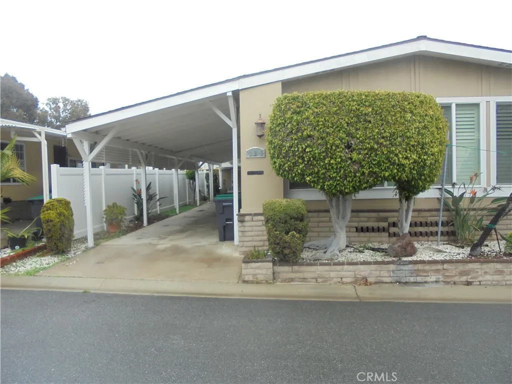 Rancho Dominguez, California 90220, United States, 2 Bedrooms Bedrooms, ,2 BathroomsBathrooms,Residential,Active,92563