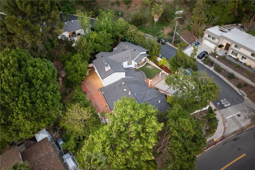 listing image 0