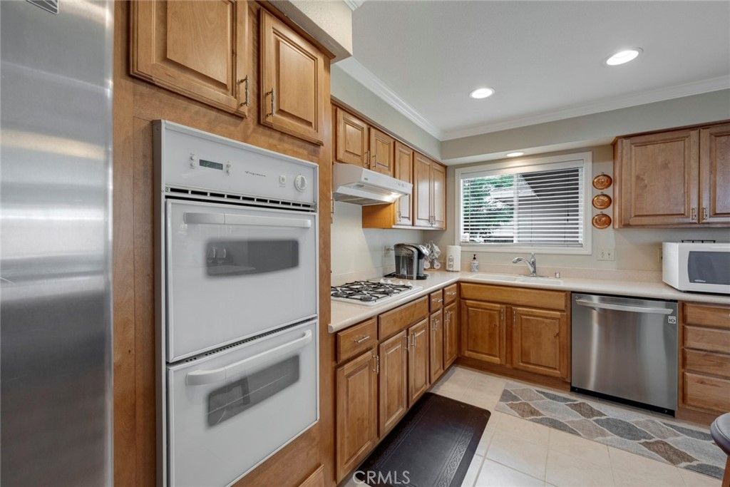 listing image 130723541013550872374