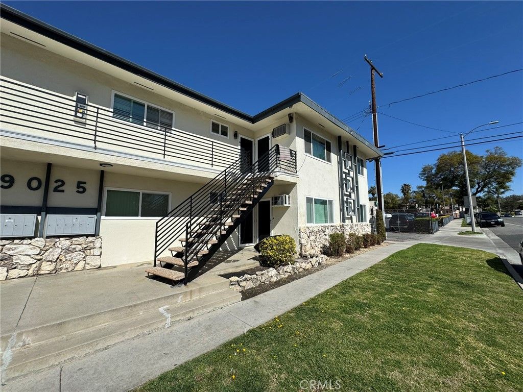 listing image 0