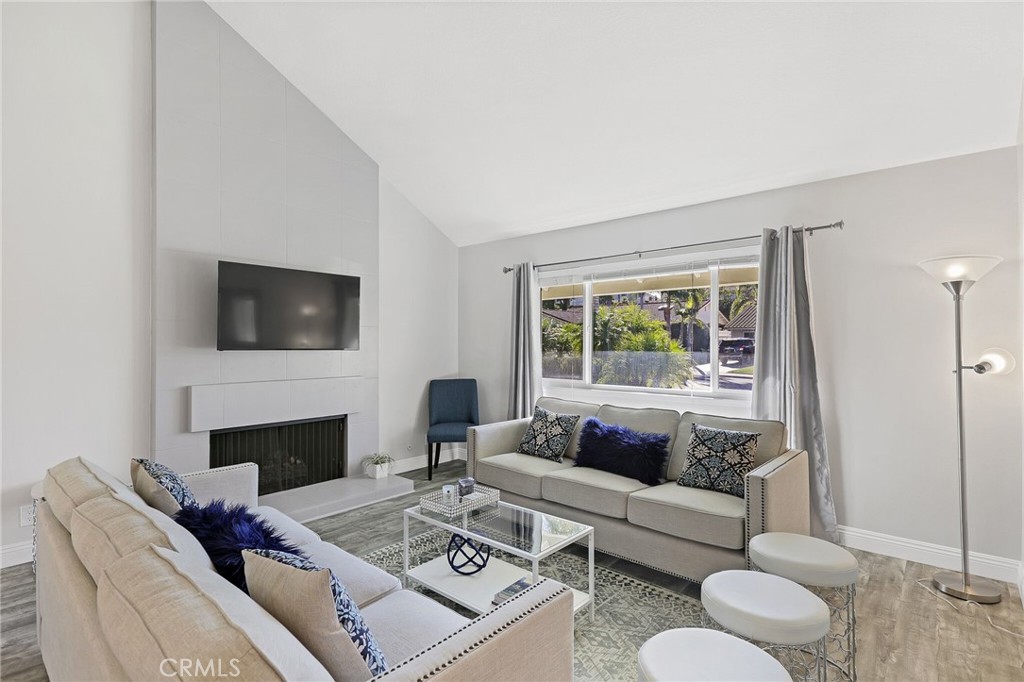 26885 La Sierra Drive