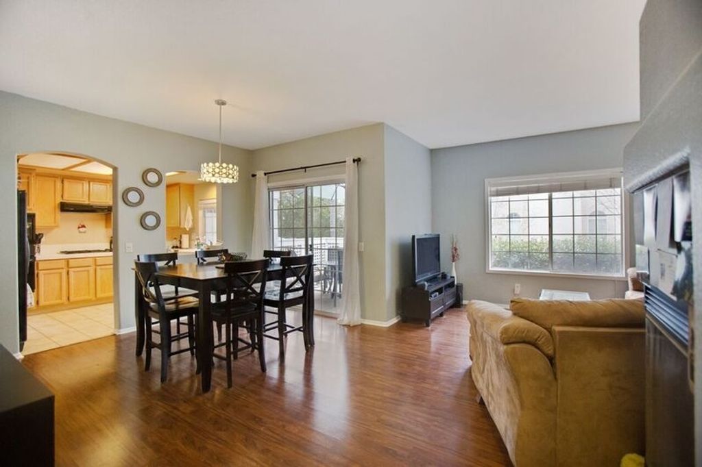 listing image 130721015142527507232