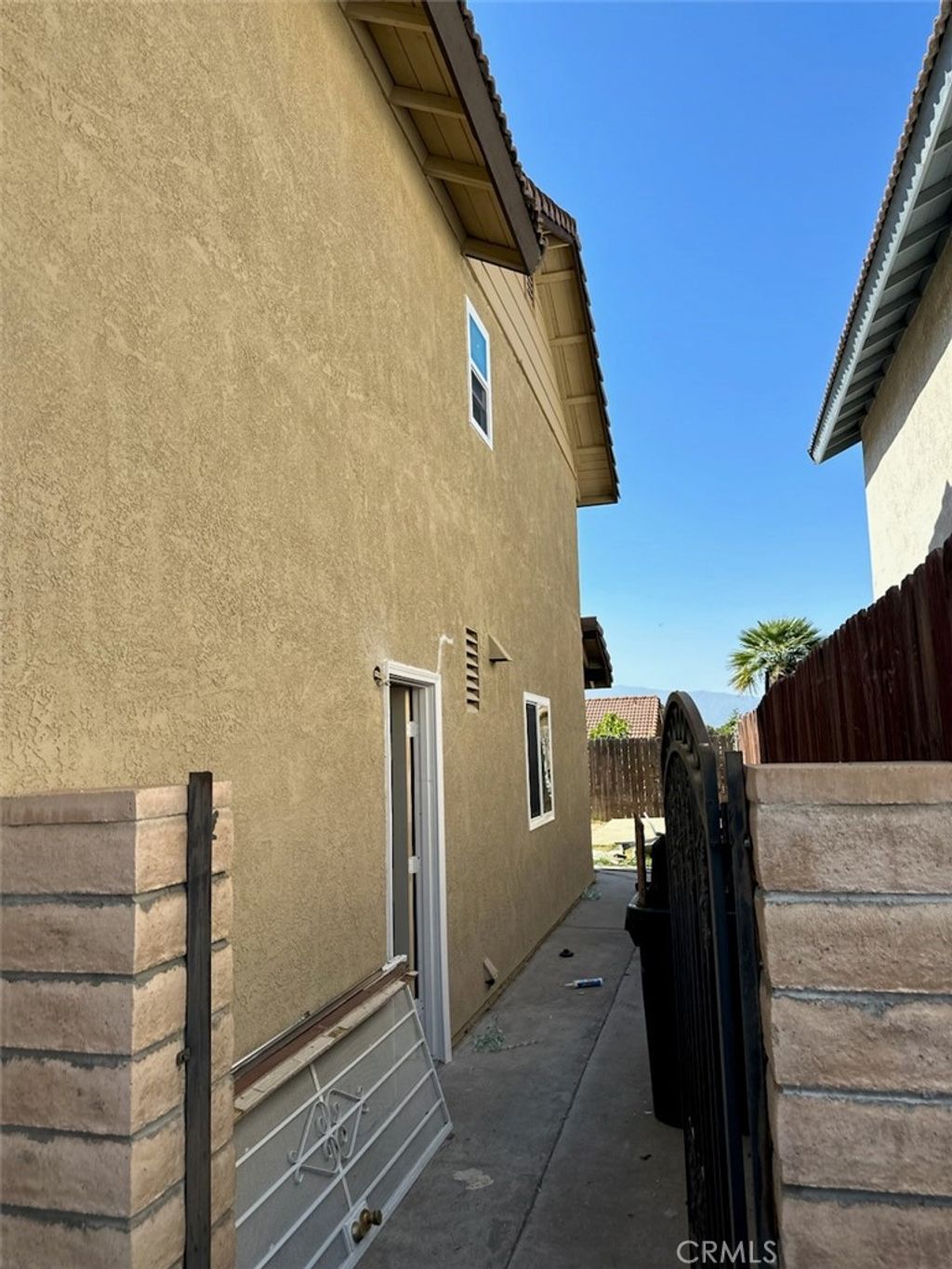 listing image 130720778660527941487