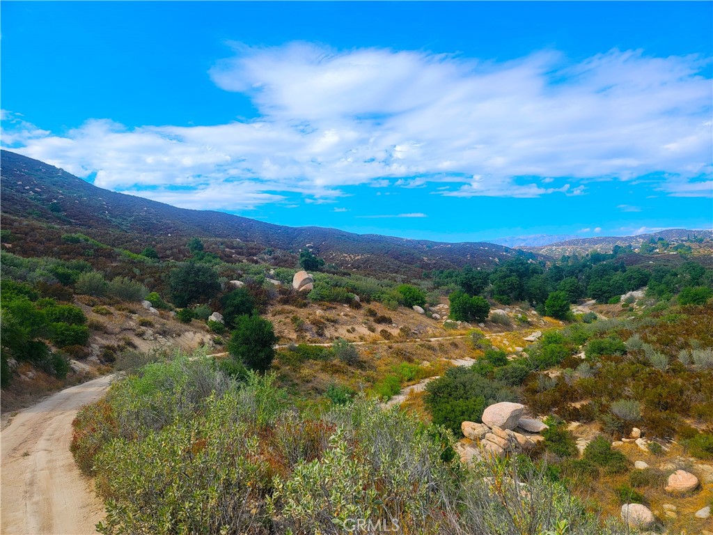 ,POPPET FLATS - Land