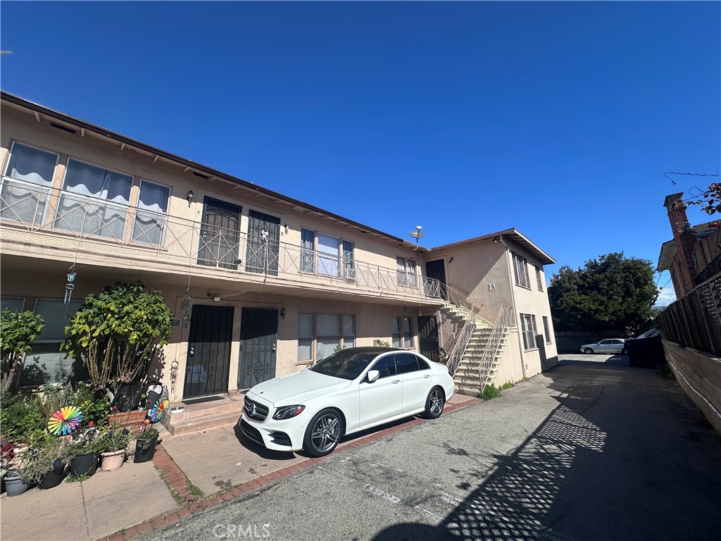 2021 Cloverfield Boulevard