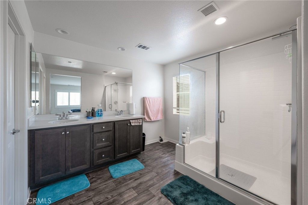 listing image 130726758269977826978
