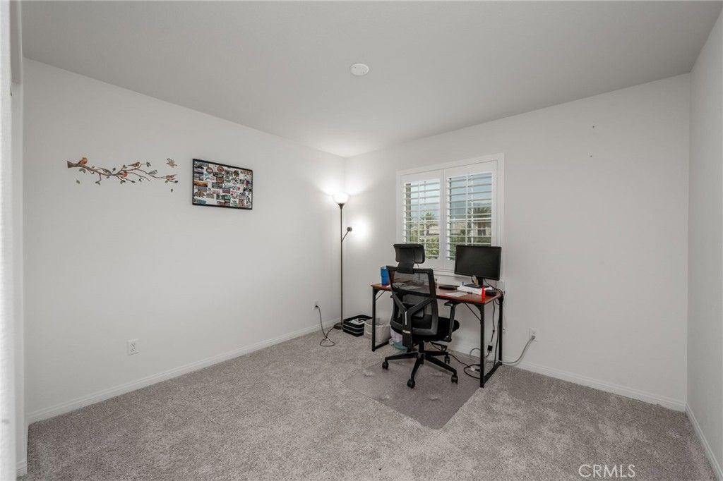 listing image 130723086171705532161
