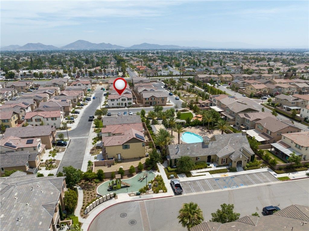 listing image 130727443024914025084
