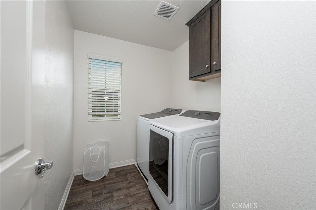 listing image 130726099871736354902