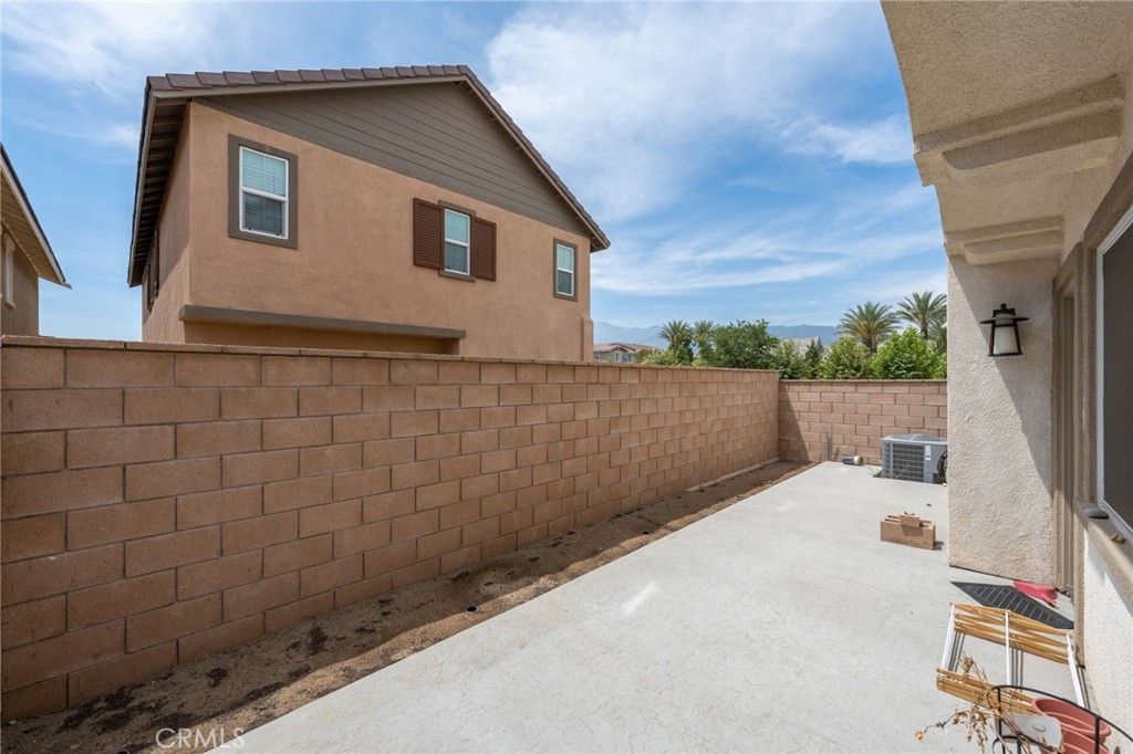 listing image 130722371604410958126