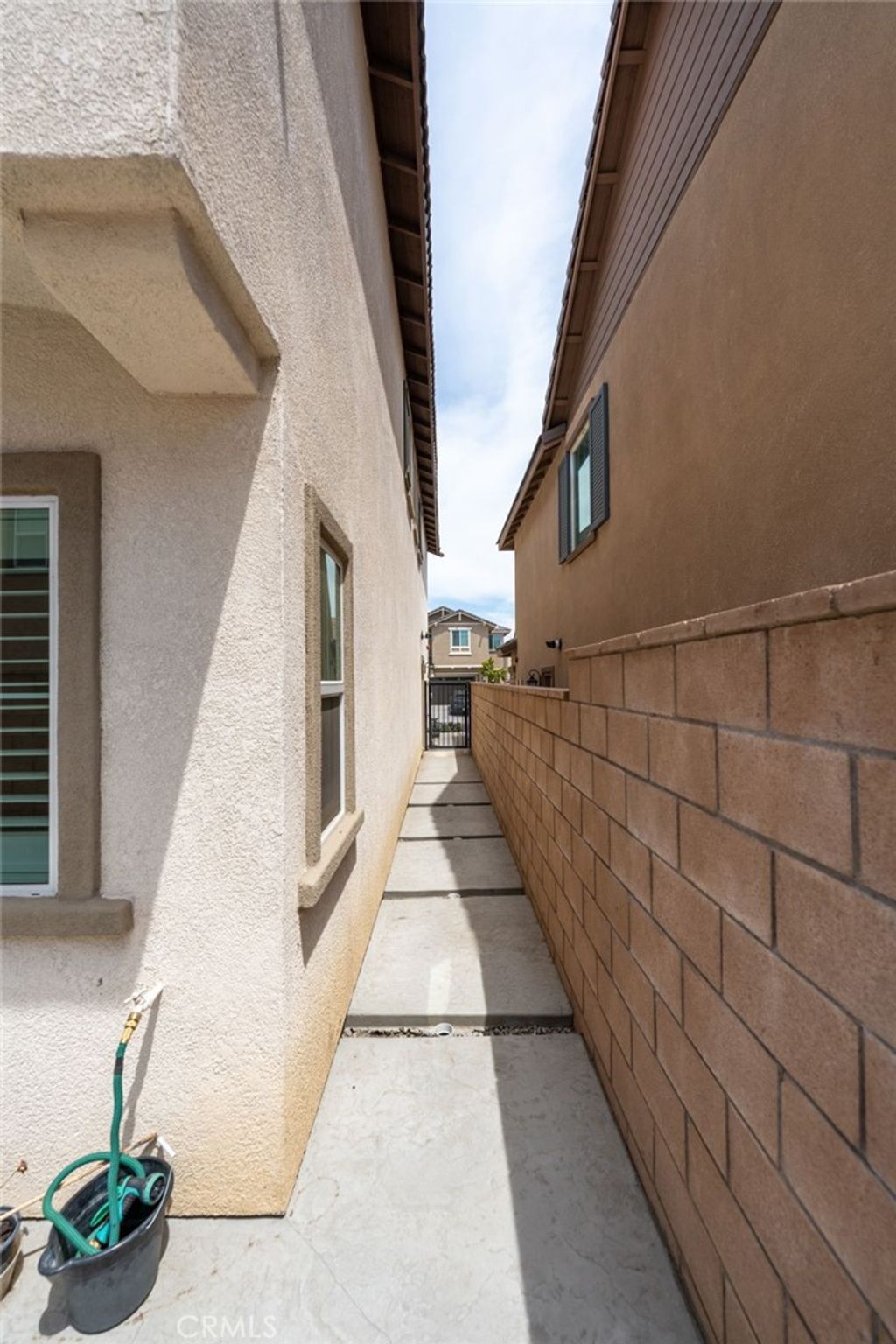 listing image 130728076508995320304