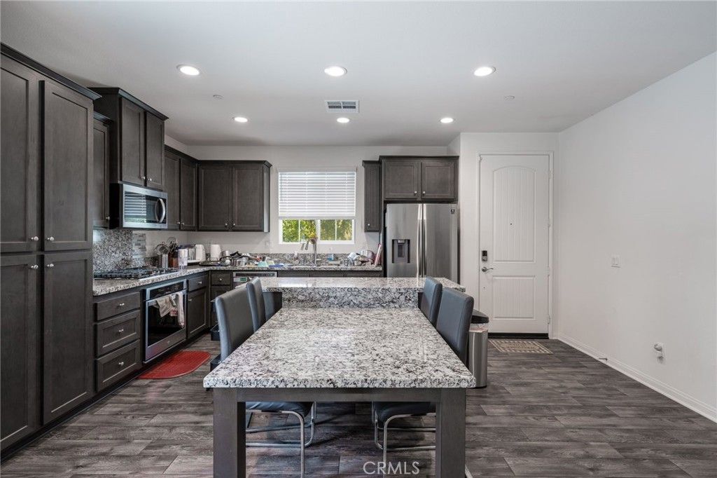 listing image 130724682183500619754