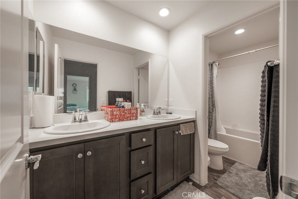 listing image 130724064024774212311