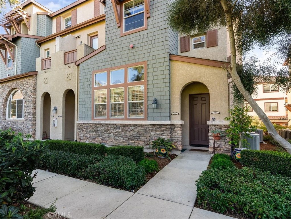 962 Tarragon Lane 1502

                                                                             San Luis Obispo                                

                                    , CA - $725,000