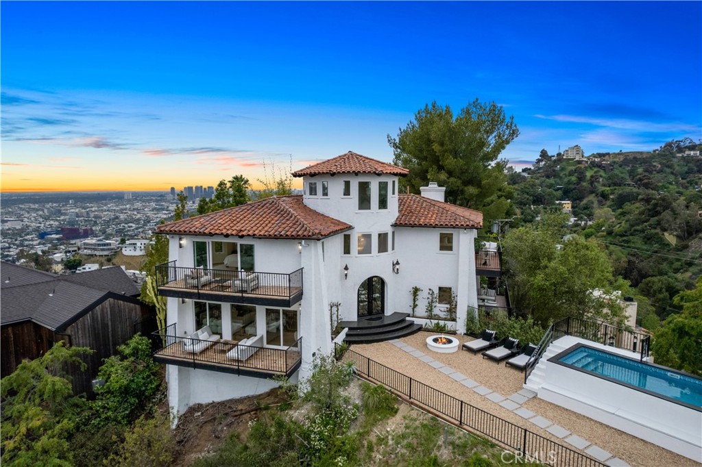 8300 Grand View Drive