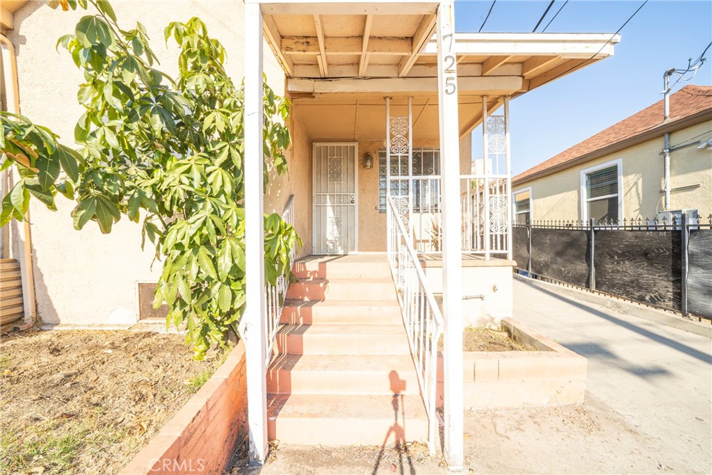 Properties 2 725 Coronel Street