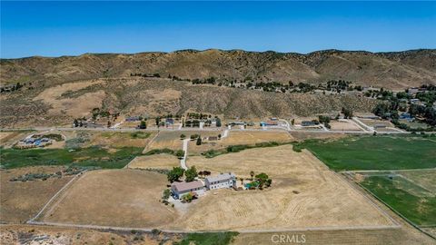 A home in Leona Valley