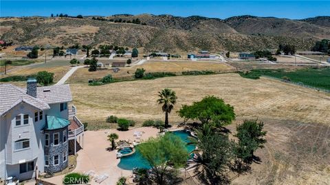 A home in Leona Valley