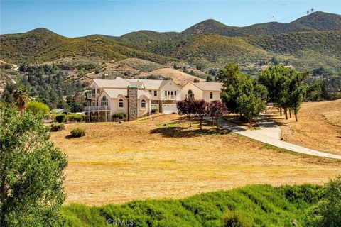 A home in Leona Valley