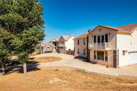 A home in Leona Valley