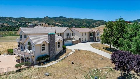 A home in Leona Valley