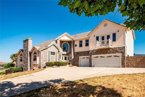 A home in Leona Valley