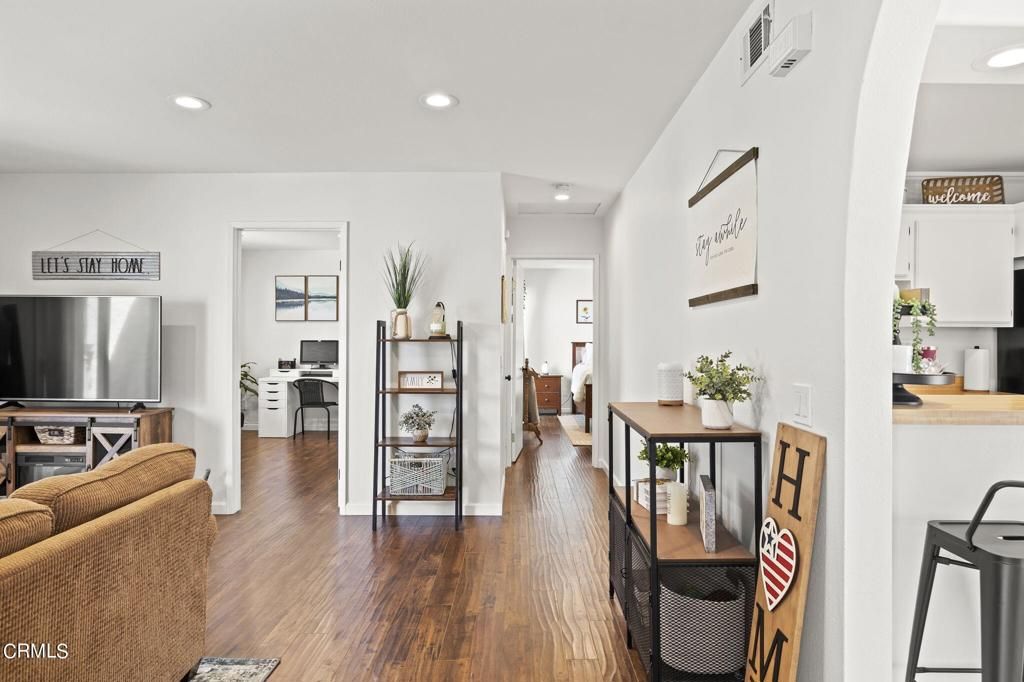listing image 130729848384953314606
