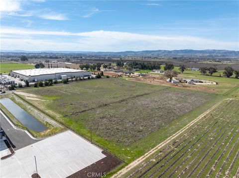 Tiny photo for 5185 Airport Road, Paso Robles, CA 93446 (MLS # NS25043585)