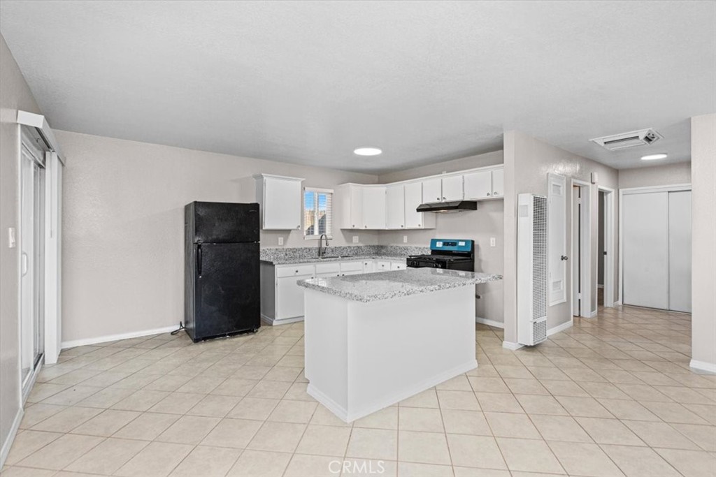 72040 El Paseo Drive
