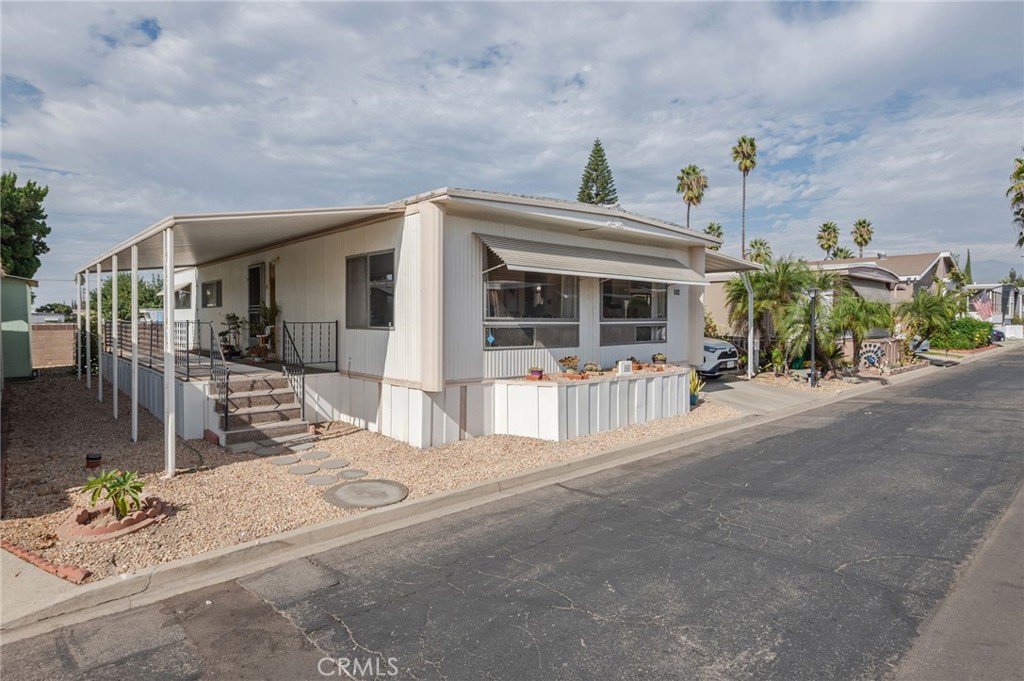 2755 Arrow Highway 142