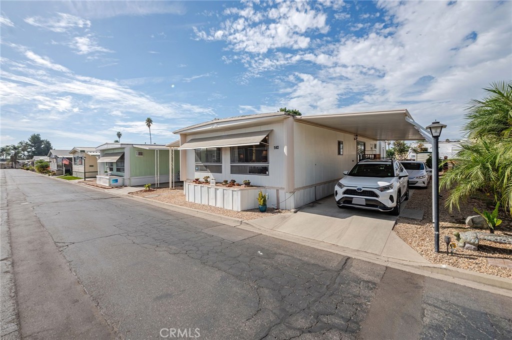 2755 Arrow Highway 142