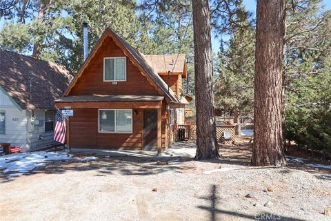 Photo of 631 Los Angeles Avenue, Sugarloaf, CA 92386 (MLS # IG25038176)