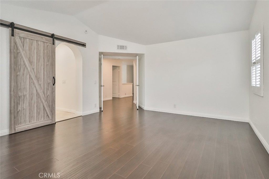 listing image 130728765080787195585