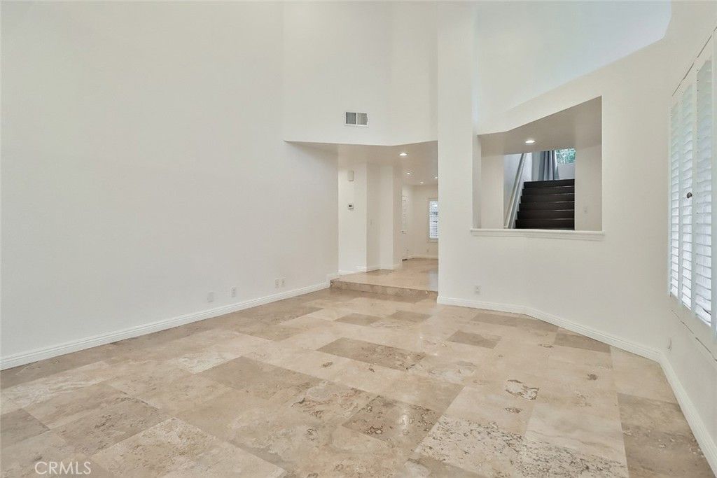 listing image 130724700947101505231