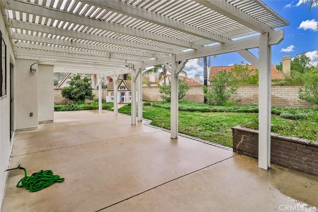 listing image 130721567474498269415