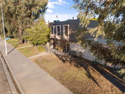 A home in Mission Hills (San Fernando)