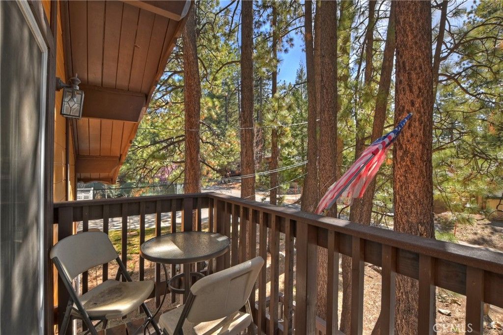 listing image 130722246975812276480