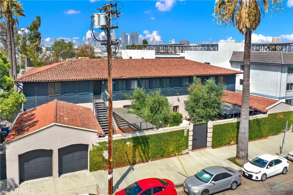 435 S Boyle Avenue