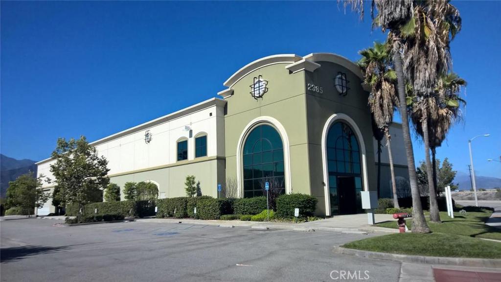 Free Standing High Image Building with 2,800 SF office space, 2 Dock high loading and 1 Ground level door, private enclosed yard, plenty of parking in the front. Perfect for any business that needs a warehouse and distribution operation.
