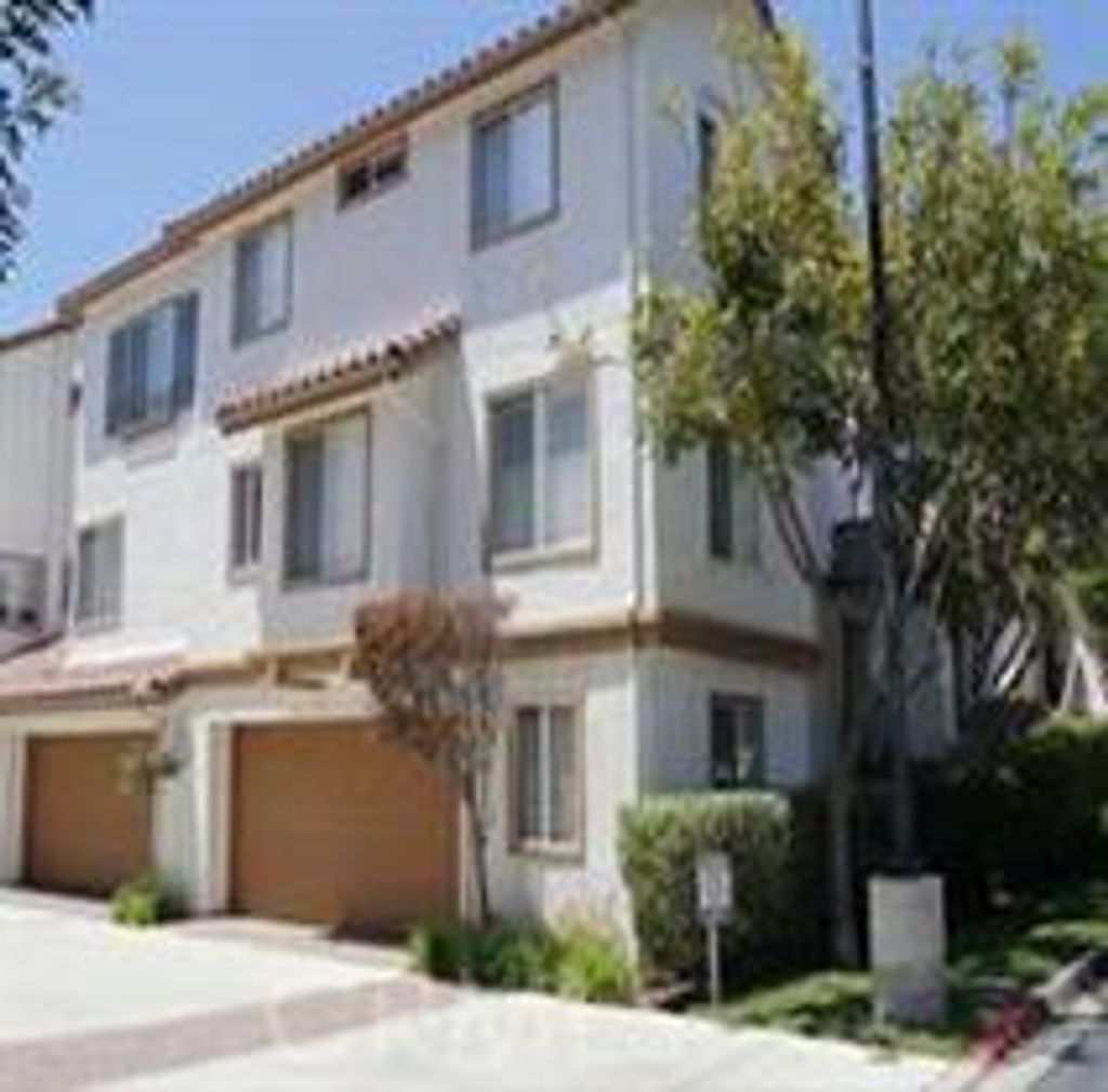 listing image 130728660333202647645