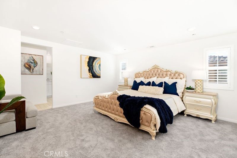 3935 E La Jolla St